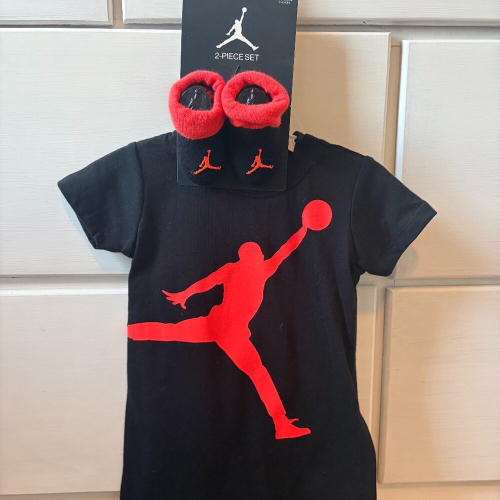 Jordan Baby 0-6M Jumpman Knit Romper and Bootie set 2-Piece Black and Red NWT